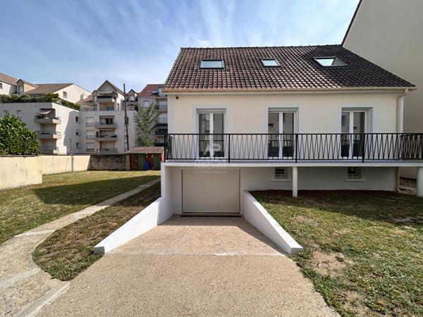 Maison Poissy 5 pièce(s) 98.30 m2 Loyer 1 900 €/mois **  - Référence  9249