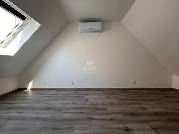 Maison Poissy 5 pièce(s) 98.30 m2 Loyer 1 900 €/mois **  - Référence  9249