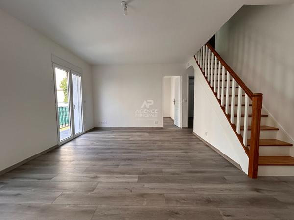 Maison Poissy 5 pièce(s) 98.30 m2 Loyer 1 900 €/mois **  - Référence  9249