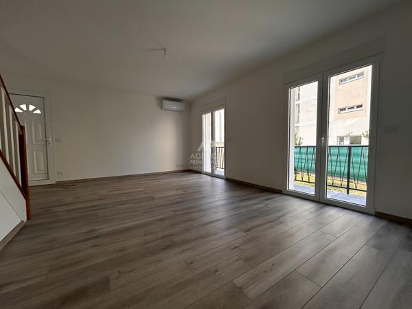 Maison Poissy 5 pièce(s) 98.30 m2 Loyer 1 900 €/mois **  - Référence  9249