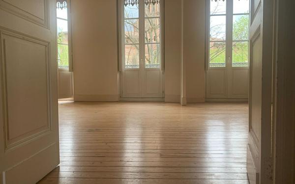 Appartement à vendre    5 pièces • 118,04 m2 Toulouse
