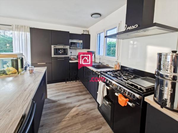 Maison contemporaine 107 m2 - 4 chambres - Piscine - Secteur Calme