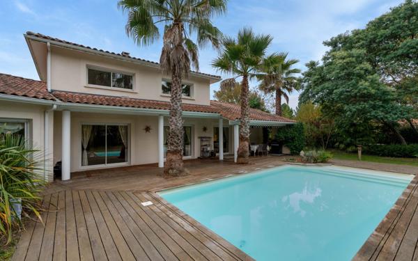 Maison à vendre    5 pièces •  Biscarrosse