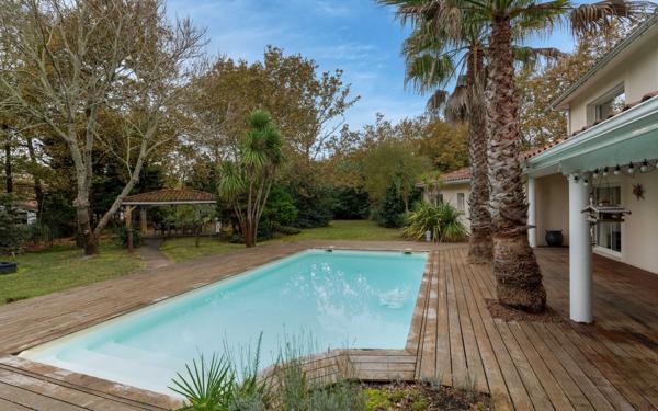 Maison à vendre    5 pièces •  Biscarrosse