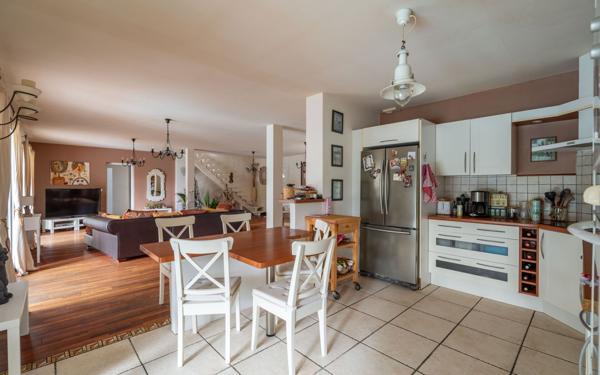 Maison à vendre    5 pièces •  Biscarrosse