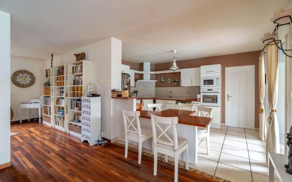 Maison à vendre    5 pièces •  Biscarrosse