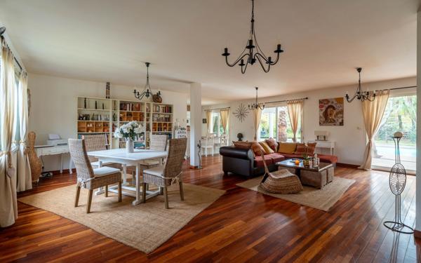 Maison à vendre    5 pièces •  Biscarrosse