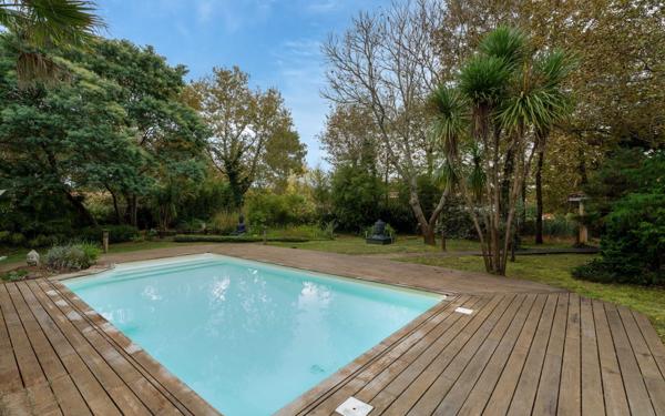 Maison à vendre    5 pièces •  Biscarrosse