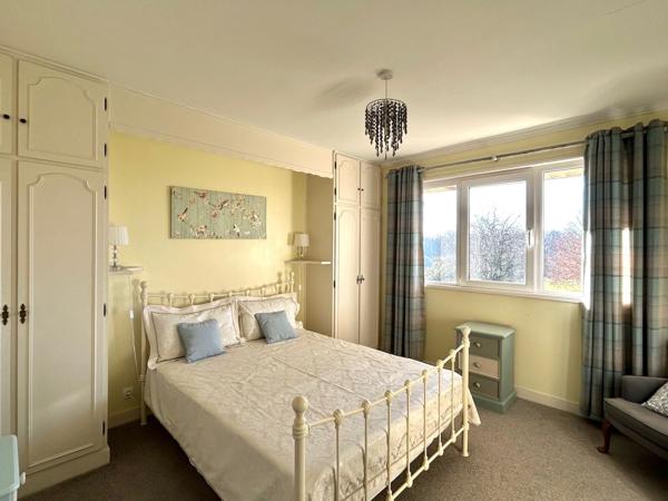 Propriété de caractère avec 14 hectares, lac et potentiel locatif