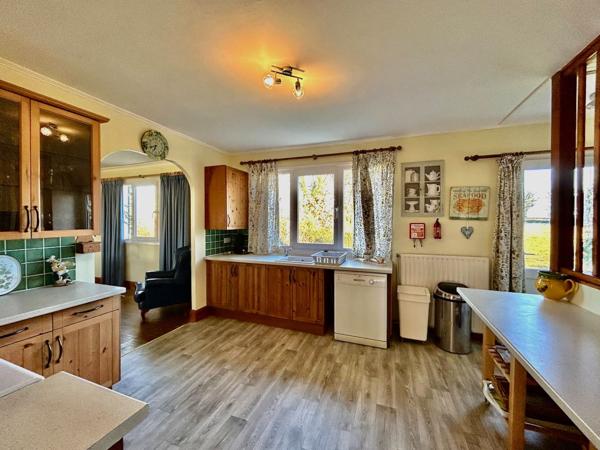 Propriété de caractère avec 14 hectares, lac et potentiel locatif