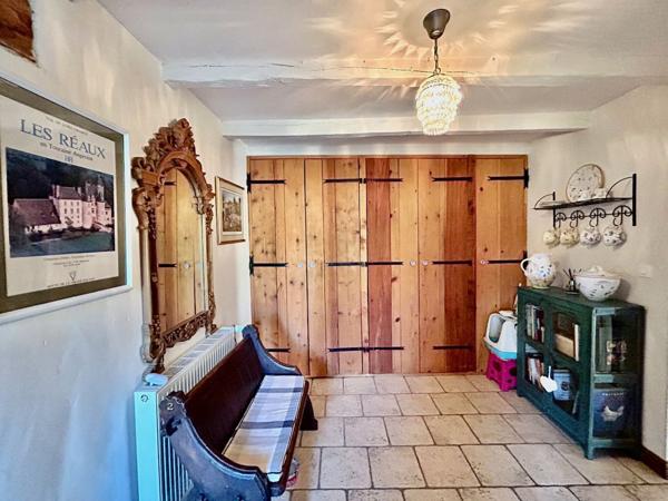 Propriété de caractère avec 14 hectares, lac et potentiel locatif