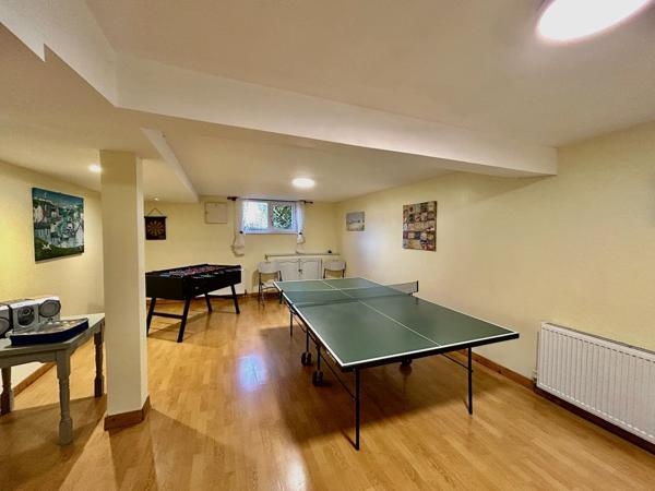 Propriété de caractère avec 14 hectares, lac et potentiel locatif