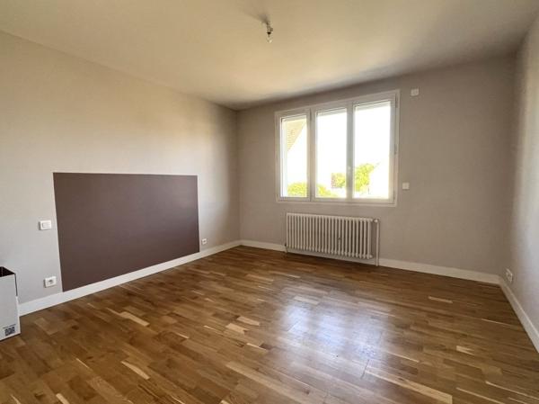 Maison à louer 1 500 € CC Les Alluets-le-Roi 5 p 97 m² DPE D