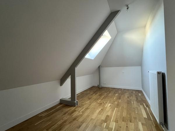 Maison à louer 1 500 € CC Les Alluets-le-Roi 5 p 97 m² DPE D