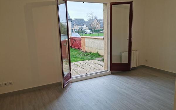 Appartement à louer    1 pièce •  Pont-l'Évêque