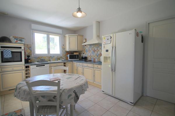 Maison à vendre 4 pièces 109m² proche de CASTELJALOUX (47) garages, terrain 9800m²