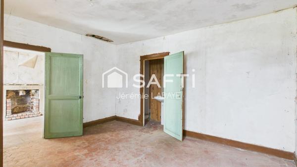 Maison à rénover avec terrain et dépendance