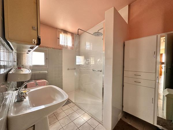 CHAVILLE - limite Viroflay RER - Maison familiale de 7 pièces + dépendance de 3 pièces (40m²) à rénover €925 000 ** - Référence 595-C