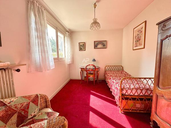 CHAVILLE - limite Viroflay RER - Maison familiale de 7 pièces + dépendance de 3 pièces (40m²) à rénover €925 000 ** - Référence 595-C