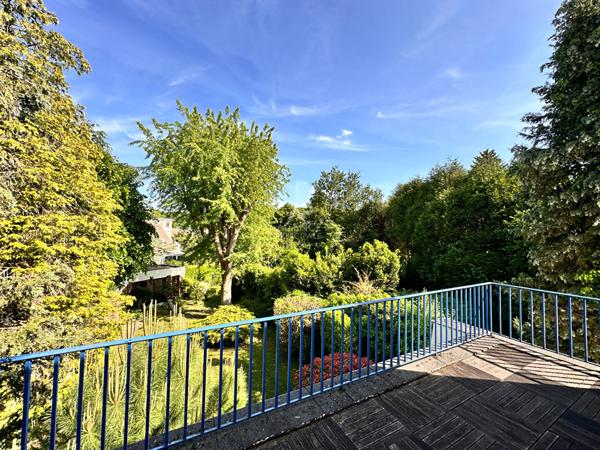 CHAVILLE - limite Viroflay RER - Maison familiale de 7 pièces + dépendance de 3 pièces (40m²) à rénover €925 000 ** - Référence 595-C