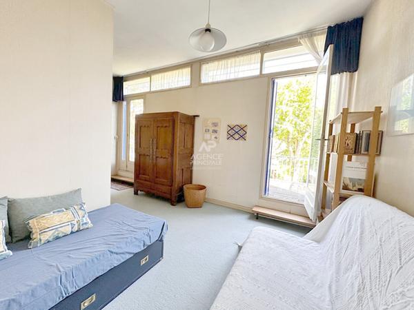 CHAVILLE - limite Viroflay RER - Maison familiale de 7 pièces + dépendance de 3 pièces (40m²) à rénover €925 000 ** - Référence 595-C