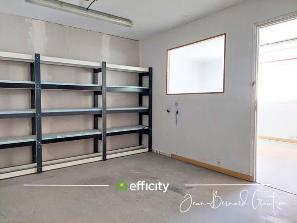 Local Commercial 8 pièces - 1560 m²