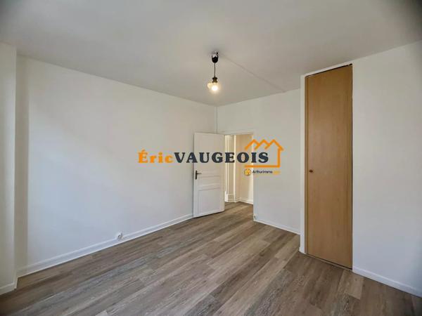 Location                                                      Appartement
                        
                     2 pièces                                         à Coulommiers