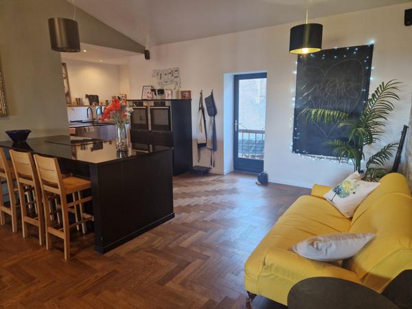 Castelnau-d'Arbieu (32500) MAISON EN PIERRE SUPERBEMENT RÉNOVÉE AU CŒUR D’UN VILLAGE, AVEC JARDIN ET PISCINE