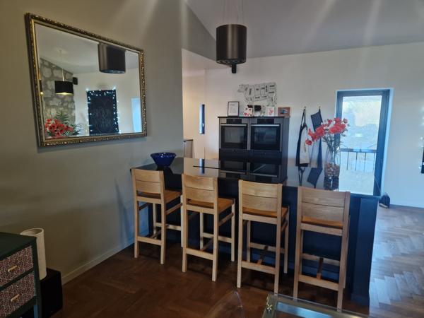 Castelnau-d'Arbieu (32500) MAISON EN PIERRE SUPERBEMENT RÉNOVÉE AU CŒUR D’UN VILLAGE, AVEC JARDIN ET PISCINE