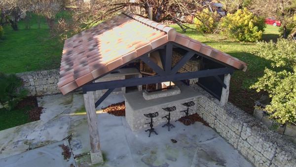 Castelnau-d'Arbieu (32500) MAISON EN PIERRE SUPERBEMENT RÉNOVÉE AU CŒUR D’UN VILLAGE, AVEC JARDIN ET PISCINE