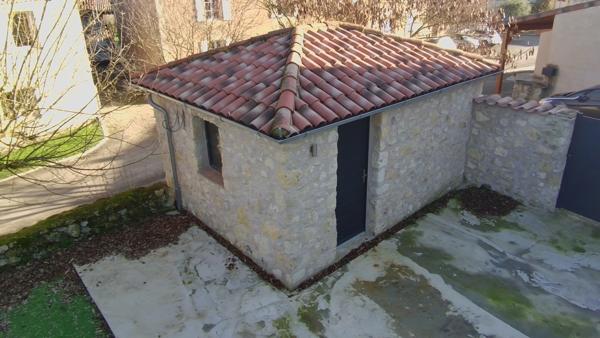Castelnau-d'Arbieu (32500) MAISON EN PIERRE SUPERBEMENT RÉNOVÉE AU CŒUR D’UN VILLAGE, AVEC JARDIN ET PISCINE