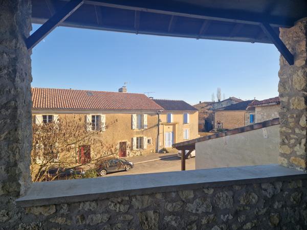 Castelnau-d'Arbieu (32500) MAISON EN PIERRE SUPERBEMENT RÉNOVÉE AU CŒUR D’UN VILLAGE, AVEC JARDIN ET PISCINE