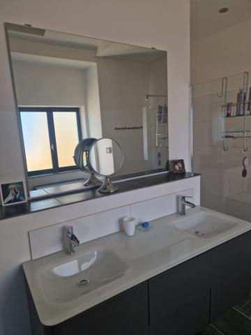 Castelnau-d'Arbieu (32500) MAISON EN PIERRE SUPERBEMENT RÉNOVÉE AU CŒUR D’UN VILLAGE, AVEC JARDIN ET PISCINE