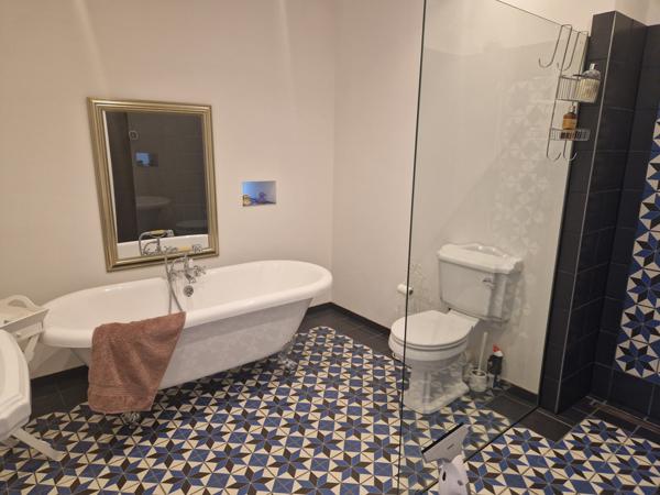 Castelnau-d'Arbieu (32500) MAISON EN PIERRE SUPERBEMENT RÉNOVÉE AU CŒUR D’UN VILLAGE, AVEC JARDIN ET PISCINE