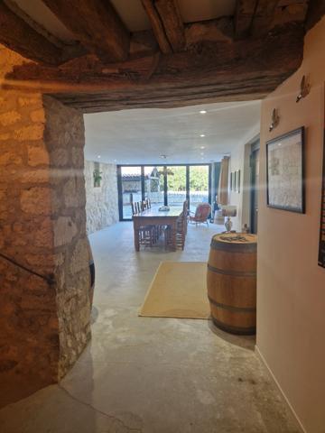 Castelnau-d'Arbieu (32500) MAISON EN PIERRE SUPERBEMENT RÉNOVÉE AU CŒUR D’UN VILLAGE, AVEC JARDIN ET PISCINE