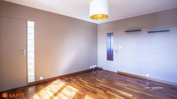 Bel appartement 4 pièces en parfait état, au calme, avec parking et cave, face à la Coulée verte et proche des commodités.