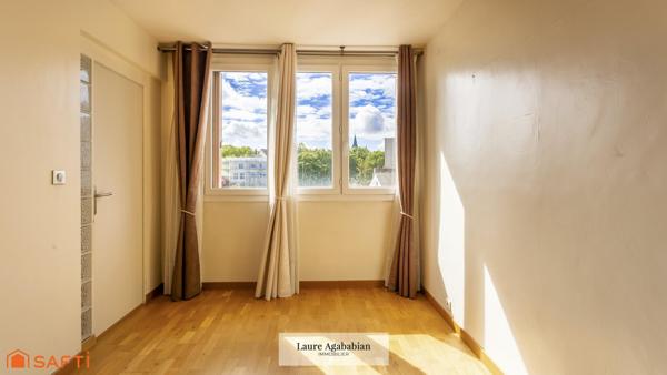 Bel appartement 4 pièces en parfait état, au calme, avec parking et cave, face à la Coulée verte et proche des commodités.