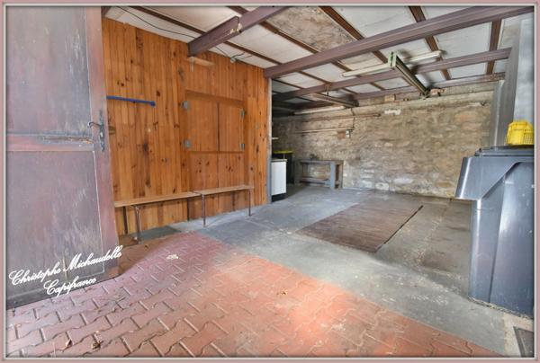 A quelques km de CONGIS TRILPORT, maison - 128 m² - Gare ligne P à pied - 6 pièces - 4 chambres - Grenier aménageable - dressing -  1 grand garage - 1 grand jardin avec abris et accès portail - stati