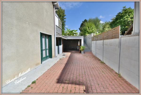 A quelques km de CONGIS TRILPORT, maison - 128 m² - Gare ligne P à pied - 6 pièces - 4 chambres - Grenier aménageable - dressing -  1 grand garage - 1 grand jardin avec abris et accès portail - stati