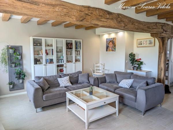 Maison en pierre rénovée avec goût – 148 m² – 4 chambres – Grand garage