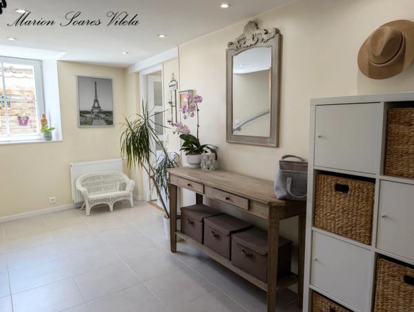 Maison en pierre rénovée avec goût – 148 m² – 4 chambres – Grand garage