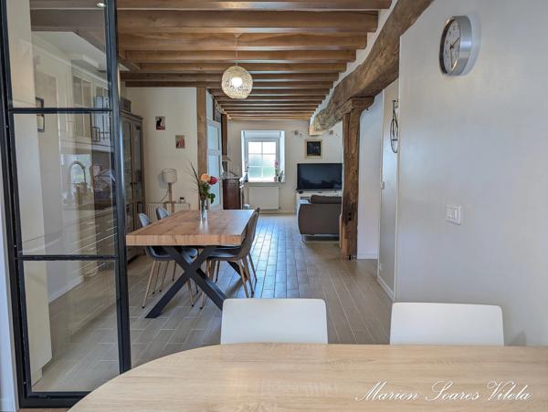 Maison en pierre rénovée avec goût – 148 m² – 4 chambres – Grand garage