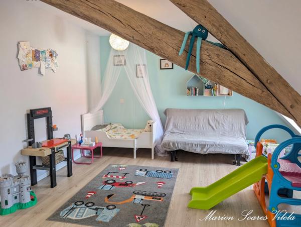 Maison en pierre rénovée avec goût – 148 m² – 4 chambres – Grand garage