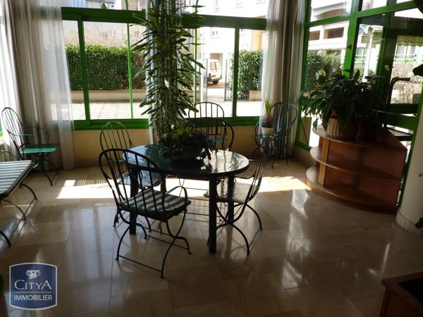 Appartement à louer 2 pièces 67.65m²