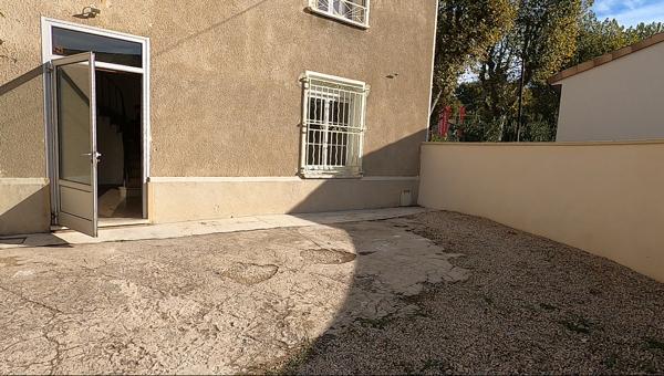 SAINT REMY DE PROVENCE - MAISON T4 - COUR - CLIMATISATION