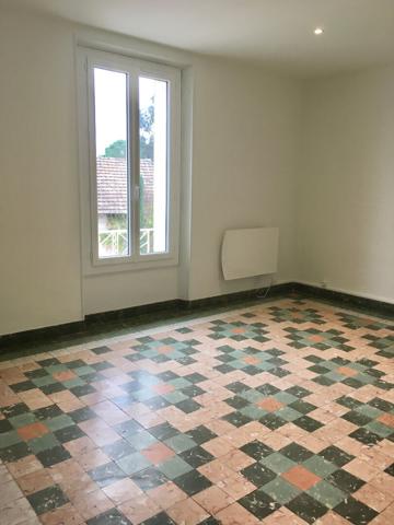 SAINT REMY DE PROVENCE - MAISON T4 - COUR - CLIMATISATION