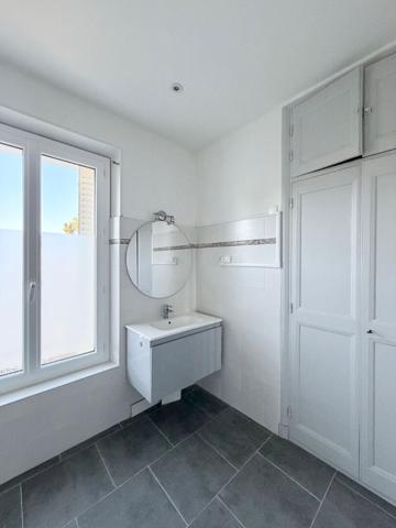 SAINT REMY DE PROVENCE - MAISON T4 - COUR - CLIMATISATION