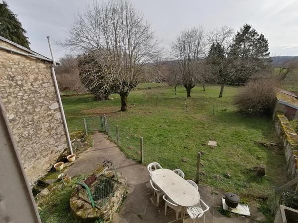 Maison à rénover avec granges et terrain St Etienne de Fursac
