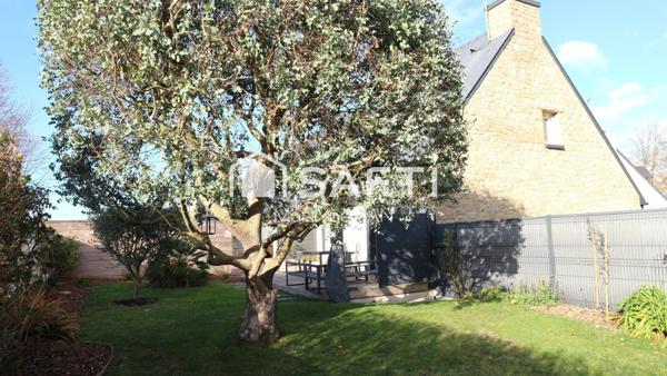 Dans un quartier calme, proche des commerces.