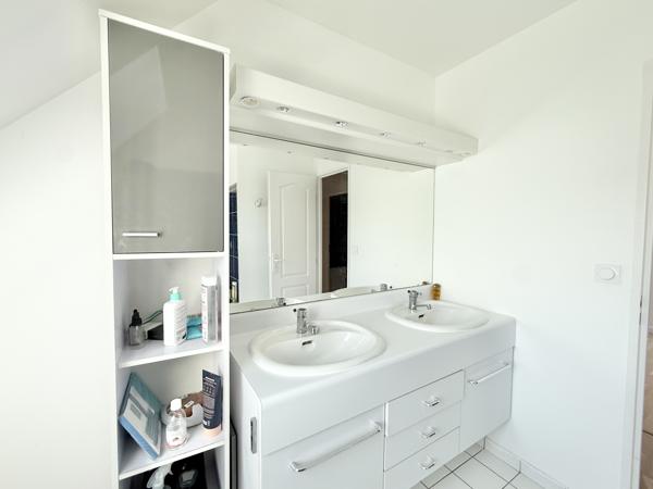 Maison
         8 pièces
        - 150 m² 515 000 € *